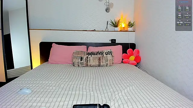 Snapshot of charlottacardi chatting on November 13, 3:05 am charlottacardi online show from November 13, 3:05 am