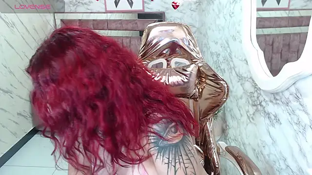 Red Bunny v online show from December 16, 1:21 am