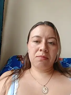 Snapshot of Hannah-colx chatting on July 1, 2:51 pm Hannah-colx online show from July 1, 2:51 pm