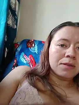 Snapshot of Hannah-colx chatting on July 4, 4:02 pm Hannah-colx online show from July 4, 4:02 pm
