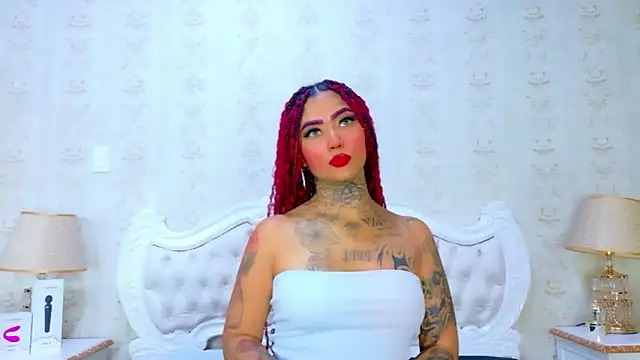 EmilieLake online show from March 25, 3:29 pm