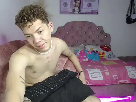 Snapshot of brutal_dirty_sex chatting on February 5, 12:48 am brutal dirty sex online show from February 5, 12:48 am