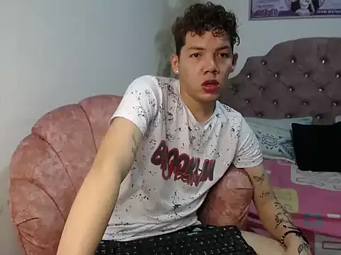 Snapshot of brutal_dirty_sex chatting on February 21, 3:02 pm brutal dirty sex online show from February 21, 3:02 pm