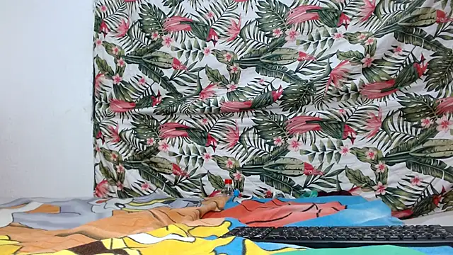 smallkarlakarla online show from January 14, 10:36 pm