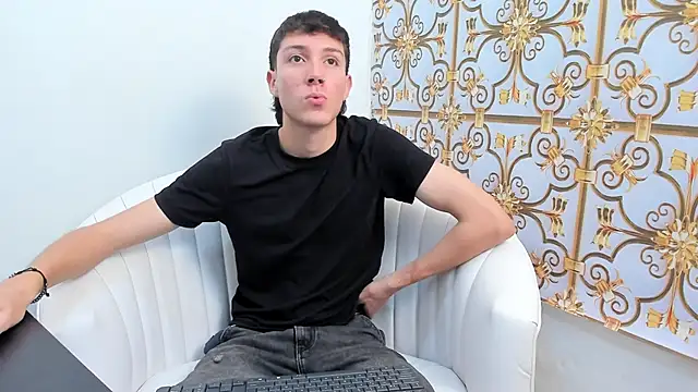 LittleDanny  online show from December 16, 5:07 pm