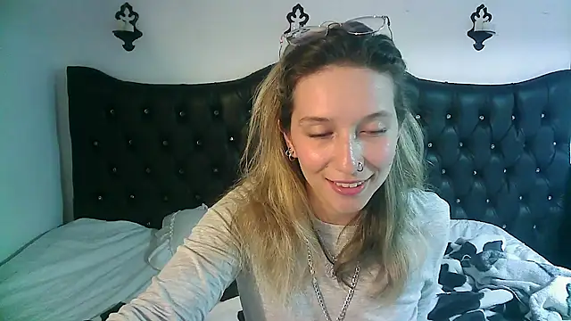 Snapshot of Licethf00x chatting on September 12, 9:04 pm Licethf00x online show from September 12, 9:04 pm