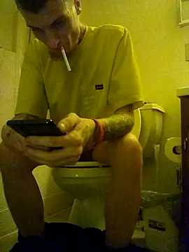 jizzyglizzy92 online show from April 7, 4:57 am