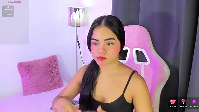 Snapshot of Valeri_13 chatting on February 18, 9:05 am Valeri 13 online show from February 18, 9:05 am