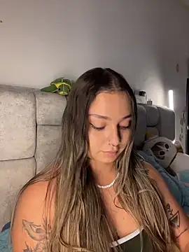 Snapshot of AnnyLopezzz_ chatting on June 5, 5:36 am AnnyLopezzz online show from June 5, 5:36 am