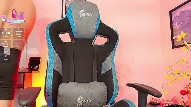 Michael Lopez 1 online show from April 11, 11:36 am