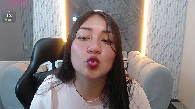 Ivony18 b online show from November 29, 8:01 pm