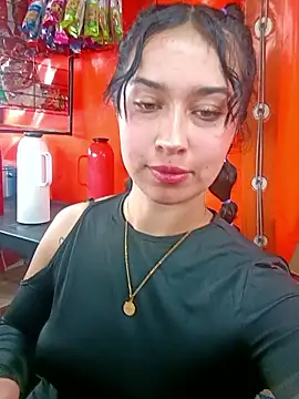 Snapshot of Sol_Sunny chatting on June 6, 9:41 pm Sol Sunny online show from June 6, 9:41 pm