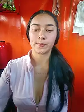 Snapshot of Sol_Sunny chatting on June 19, 9:51 pm Sol Sunny online show from June 19, 9:51 pm