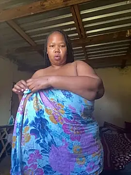 Curvycandy95 online show from February 11, 4:39 am