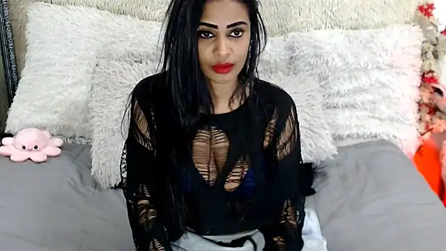Snapshot of indianchic89 chatting on May 5, 10:07 pm indianchic89 online show from May 5, 10:07 pm