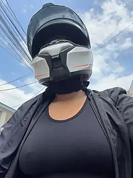 AlannaEvons online show from March 4, 6:47 pm