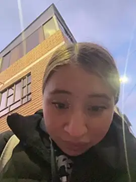 mia skys online show from February 25, 10:58 am