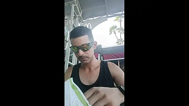 Snapshot of Greek_crazy_couple chatting on October 29, 12:07 pm Greek crazy couple online show from October 29, 12:07 pm