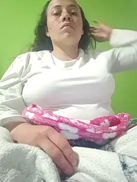 Snapshot of _honey12 chatting on October 30, 1:40 am honey12 online show from October 30, 1:40 am