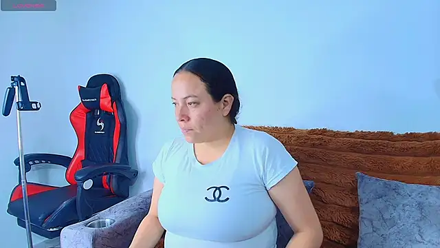 Snapshot of _honey12 chatting on November 5, 1:11 pm honey12 online show from November 5, 1:11 pm