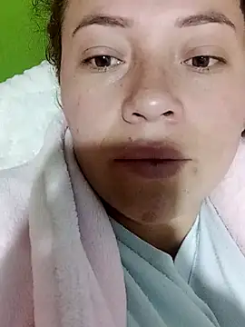 Snapshot of _honey12 chatting on January 6, 10:30 am honey12 online show from January 6, 10:30 am