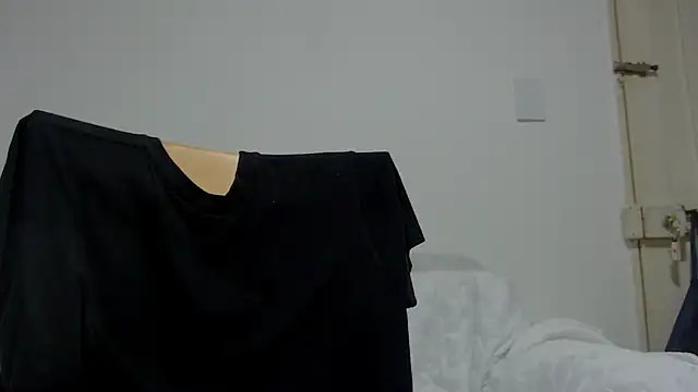 Snapshot of Rocky_Muscle chatting on July 11, 2:25 am Rocky Muscle online show from July 11, 2:25 am