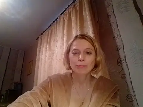 LiluXRose online show from October 21, 1:56 pm