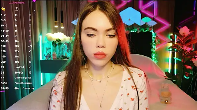 MimiFors online show from October 6, 4:15 pm