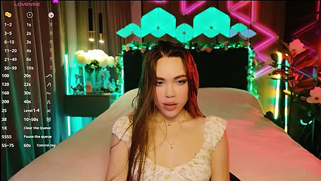 MimiFors online show from October 12, 3:44 pm