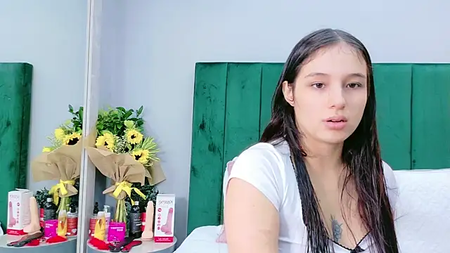 Ashley Evans22 online show from February 17, 8:26 pm