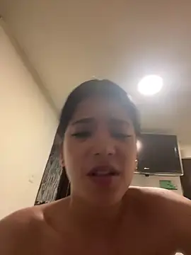 Snapshot of Nia08_ chatting on June 11, 3:26 am Nia08 online show from June 11, 3:26 am