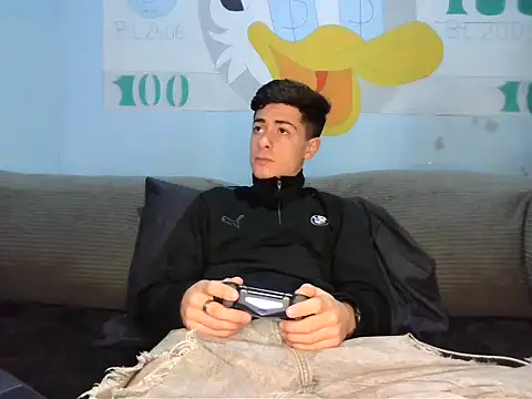 Snapshot of Newbrian20 chatting on September 25, 12:36 am Newbrian20 online show from September 25, 12:36 am