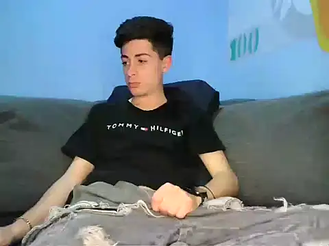 Snapshot of Newbrian20 chatting on September 30, 11:32 pm Newbrian20 online show from September 30, 11:32 pm