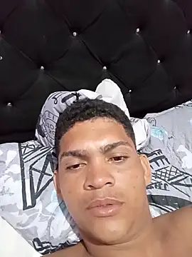 Snapshot of deivid1_34 chatting on March 14, 12:06 am deivid1 34 online show from March 14, 12:06 am