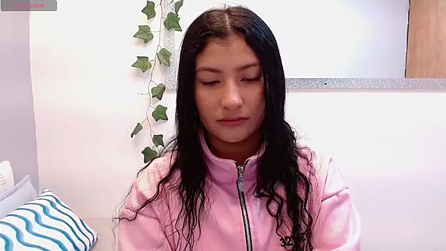 Snapshot of louis_k chatting on June 1, 9:44 am louis k online show from June 1, 9:44 am
