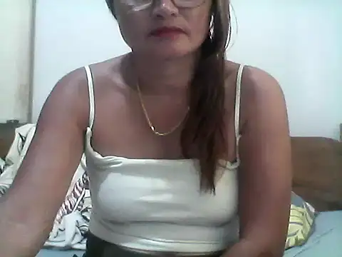 nathalie0045 online show from March 1, 12:45 am