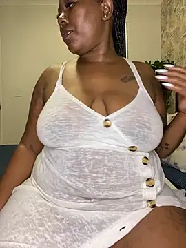 Snapshot of fatpussydallx chatting on April 22, 2:03 am fatpussydallx online show from April 22, 2:03 am