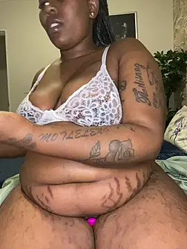 Snapshot of fatpussydallx chatting on April 22, 5:14 pm fatpussydallx online show from April 22, 5:14 pm