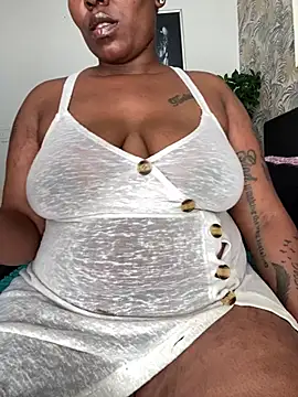 Snapshot of fatpussydallx chatting on May 16, 8:33 am fatpussydallx online show from May 16, 8:33 am