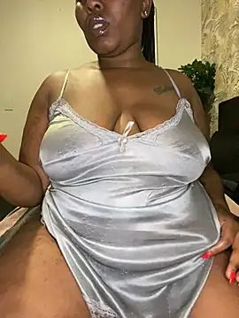 Snapshot of fatpussydallx chatting on May 21, 6:48 pm fatpussydallx online show from May 21, 6:48 pm