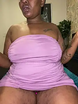 Snapshot of fatpussydallx chatting on June 2, 4:36 am fatpussydallx online show from June 2, 4:36 am