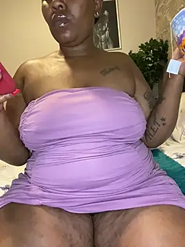 Snapshot of fatpussydallx chatting on June 13, 2:20 am fatpussydallx online show from June 13, 2:20 am