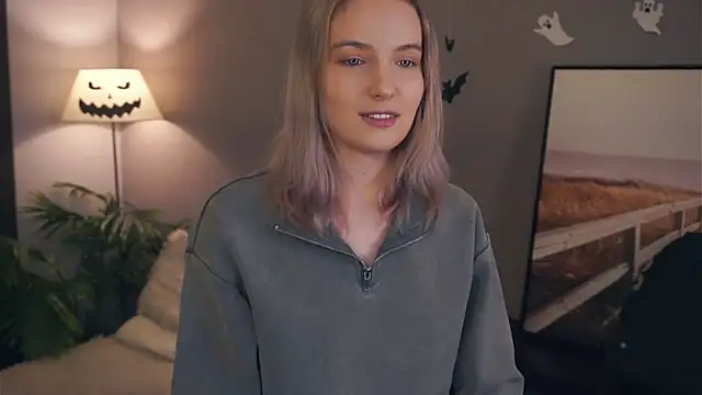 HongTomczak online show from November 12, 7:31 am