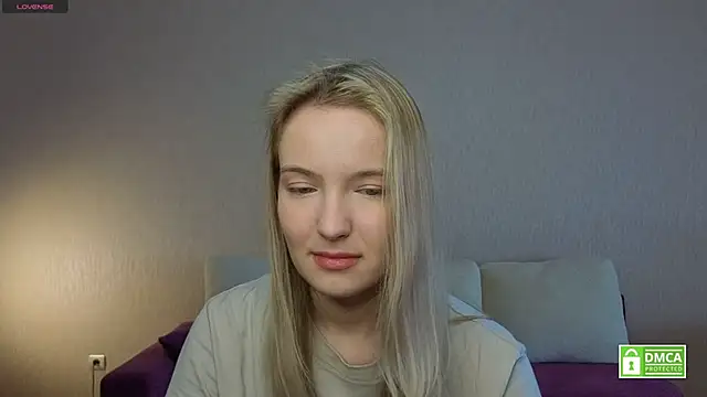 Snapshot of HongTomczak chatting on June 16, 7:44 am HongTomczak online show from June 16, 7:44 am