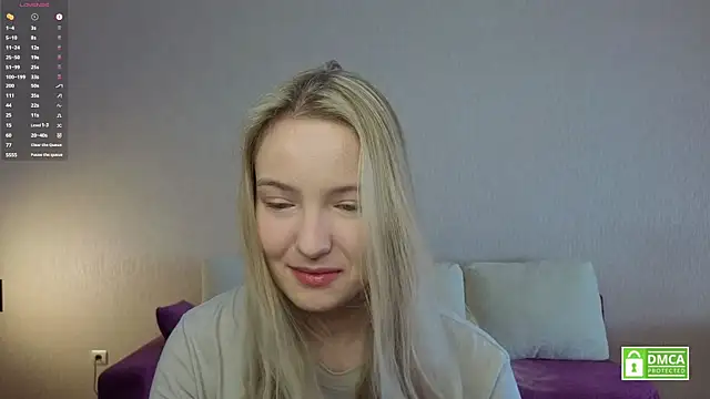 Snapshot of HongTomczak chatting on June 17, 6:27 am HongTomczak online show from June 17, 6:27 am