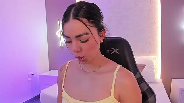 emily tolson online show from February 28, 12:06 pm