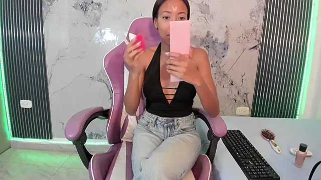 Mia Duarte1 online show from December 20, 8:05 pm