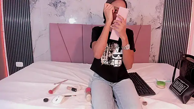 Mia Duarte1 online show from April 4, 12:24 pm