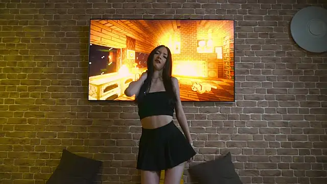 LessyLuiz online show from September 10, 11:05 pm