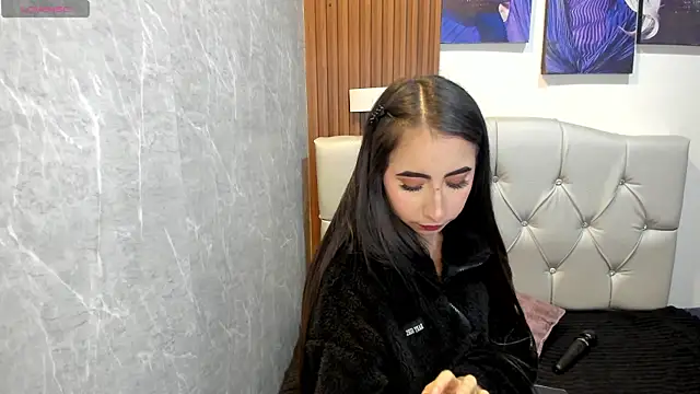 Snapshot of Sophi_Thaylorr chatting on October 28, 1:36 pm Sophi Thaylorr online show from October 28, 1:36 pm